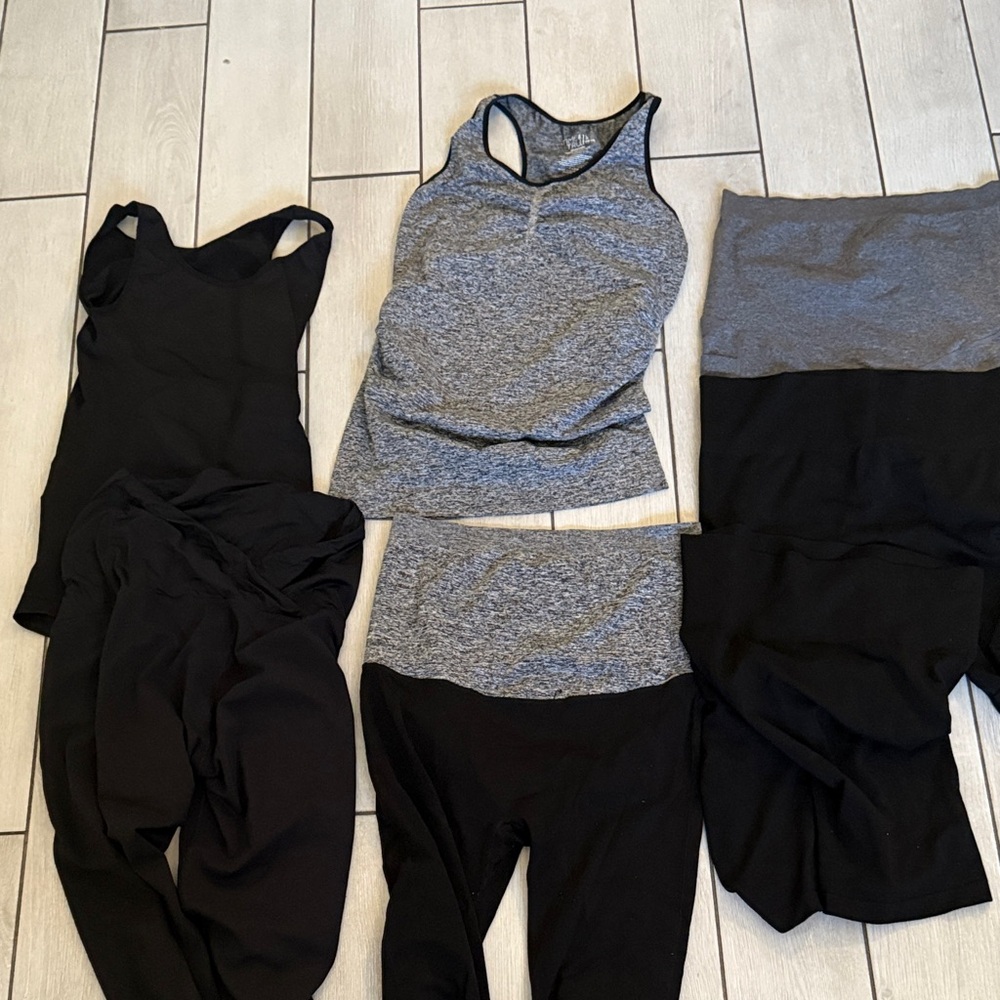 Maternity Activewear Sets size large